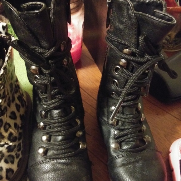 Black lace up knew high toddler boots - Picture 2 of 7